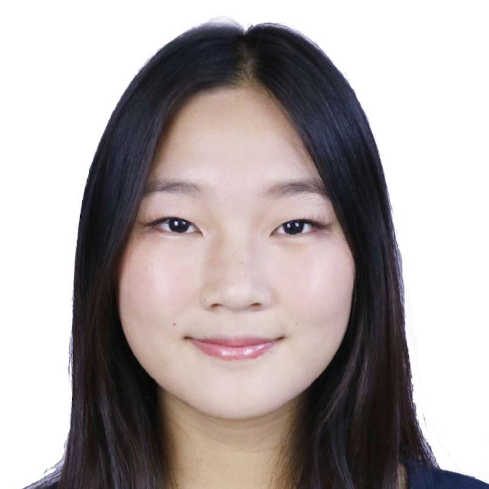 I am Eva Li. I am wearing a blue shirt.
