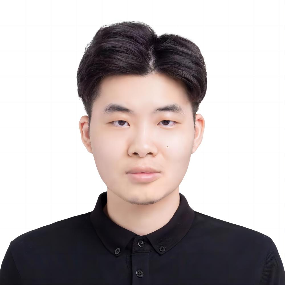 I am Yexin. I am wearing a black shirt.